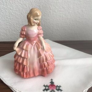 ❌❌sale Royal Doulton England Rose figurine